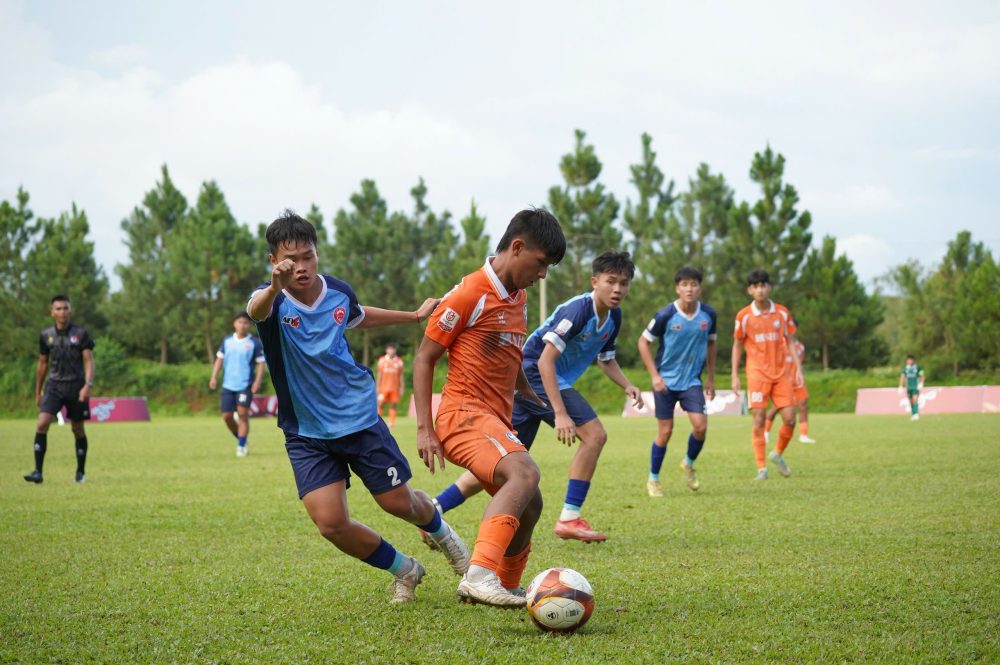 VCK giải U17 QG – Cúp Rồng Đỏ 2026: SHB Đà Nẵng và Huế vào bán kết - Ảnh 2.