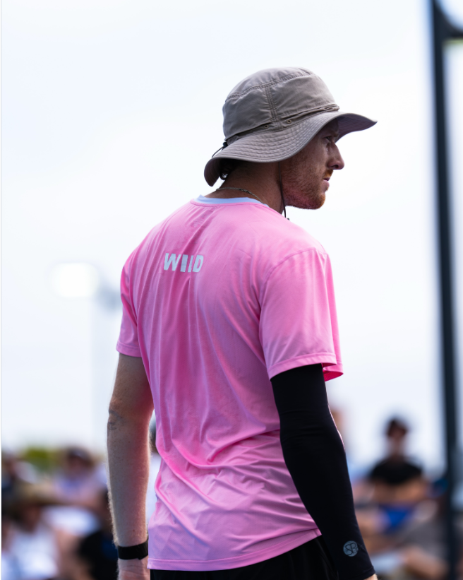 Chiếc mũ thổi bùng cuộc tranh luận thời trang trong làng pickleball chuyên nghiệp - Ảnh 2.