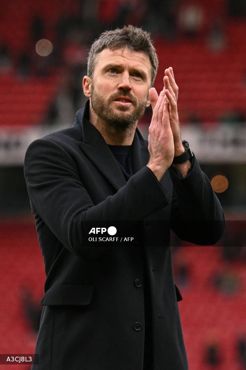 HLV Michael Carrick. Ảnh: AFP/TTXVN