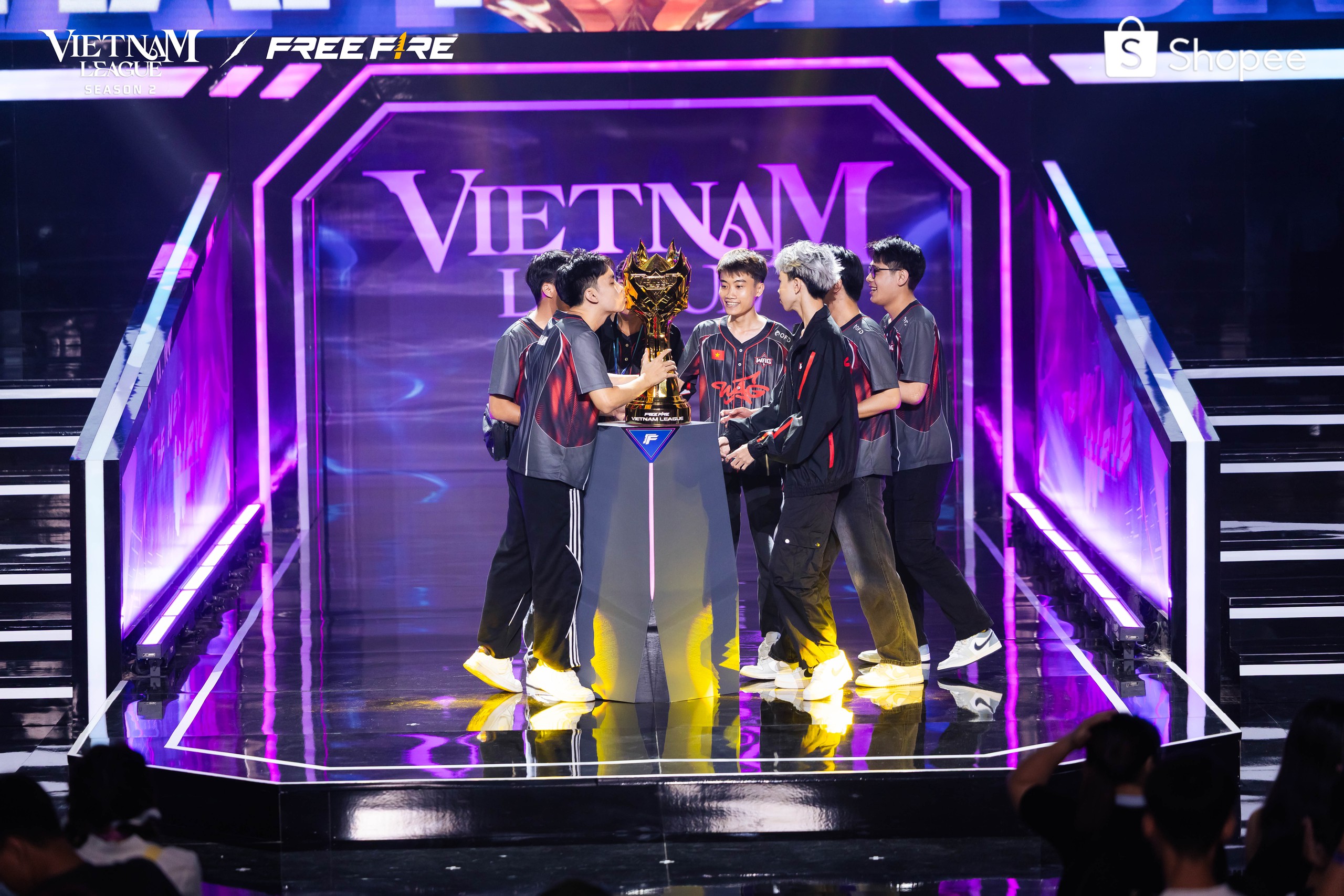 SECRET WAG lên ngôi vô địch Vietnam League mùa 2, khẳng định vị thế "ông vua Đông Nam Á" tại đấu trường quốc nội - Ảnh 2.