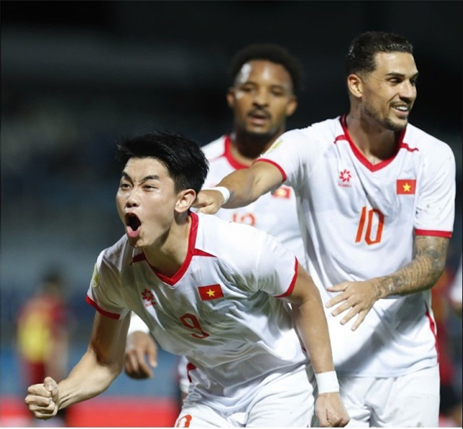 Đội hình dự kiến Việt Nam vs Singapore: Xuất phát với tam tấu Đình Bắc - Xuân Son - Hoàng Hên - Ảnh 2. Việt Nam vs Singapore