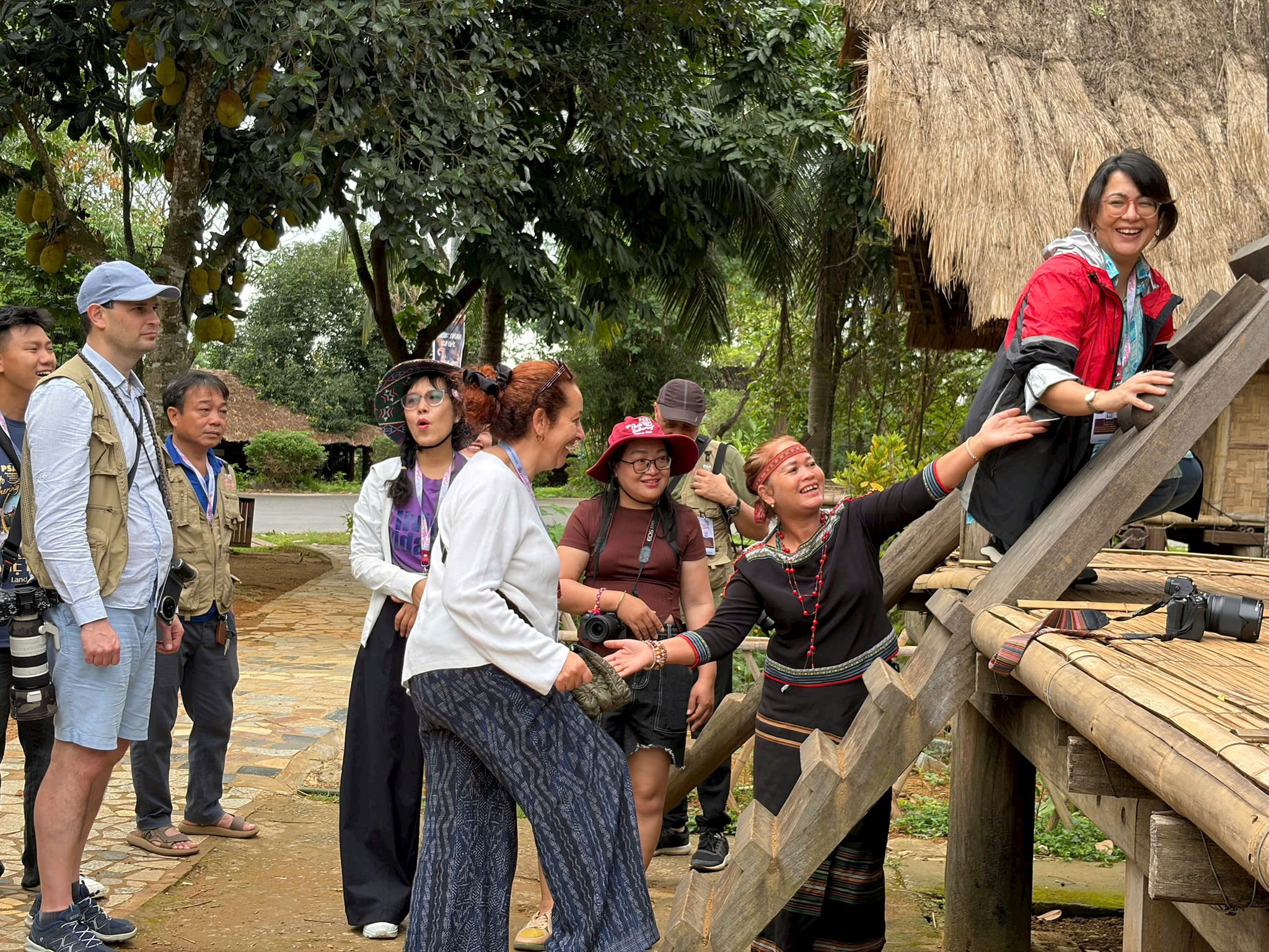 Lên lịch trải nghiệm: Mỗi ngày một hành trình khám phá 54 dân tộc giữa lòng Thủ đô - Ảnh 7.