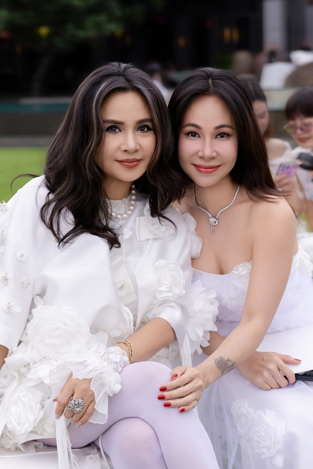 Dàn Hoa - Á hậu đồng điệu tông trắng dự show VUNGOC&SON - Ảnh 13. Dàn Hoa - Á hậu đồng điệu tông trắng dự show VUNGOC&SON - Ảnh 13.