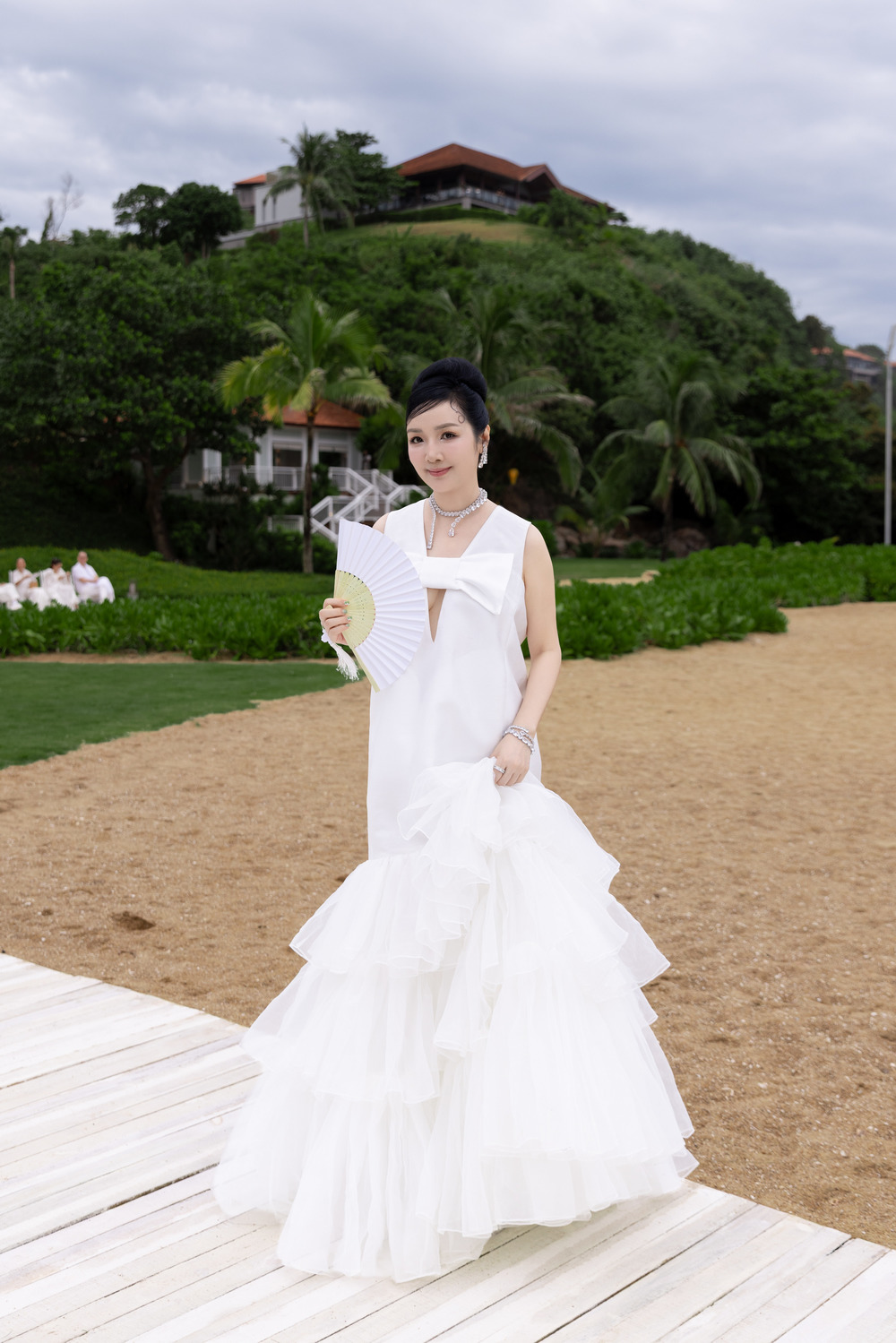 Dàn Hoa - Á hậu đồng điệu tông trắng dự show VUNGOC&SON - Ảnh 4. Dàn Hoa - Á hậu đồng điệu tông trắng dự show VUNGOC&SON - Ảnh 4.
