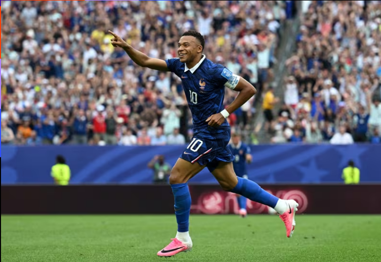 Thơ World Cup: Mbappé - cỗ máy săn bàn - Ảnh 1. Thơ World Cup: Mbappé - cỗ máy săn bàn - Ảnh 1.