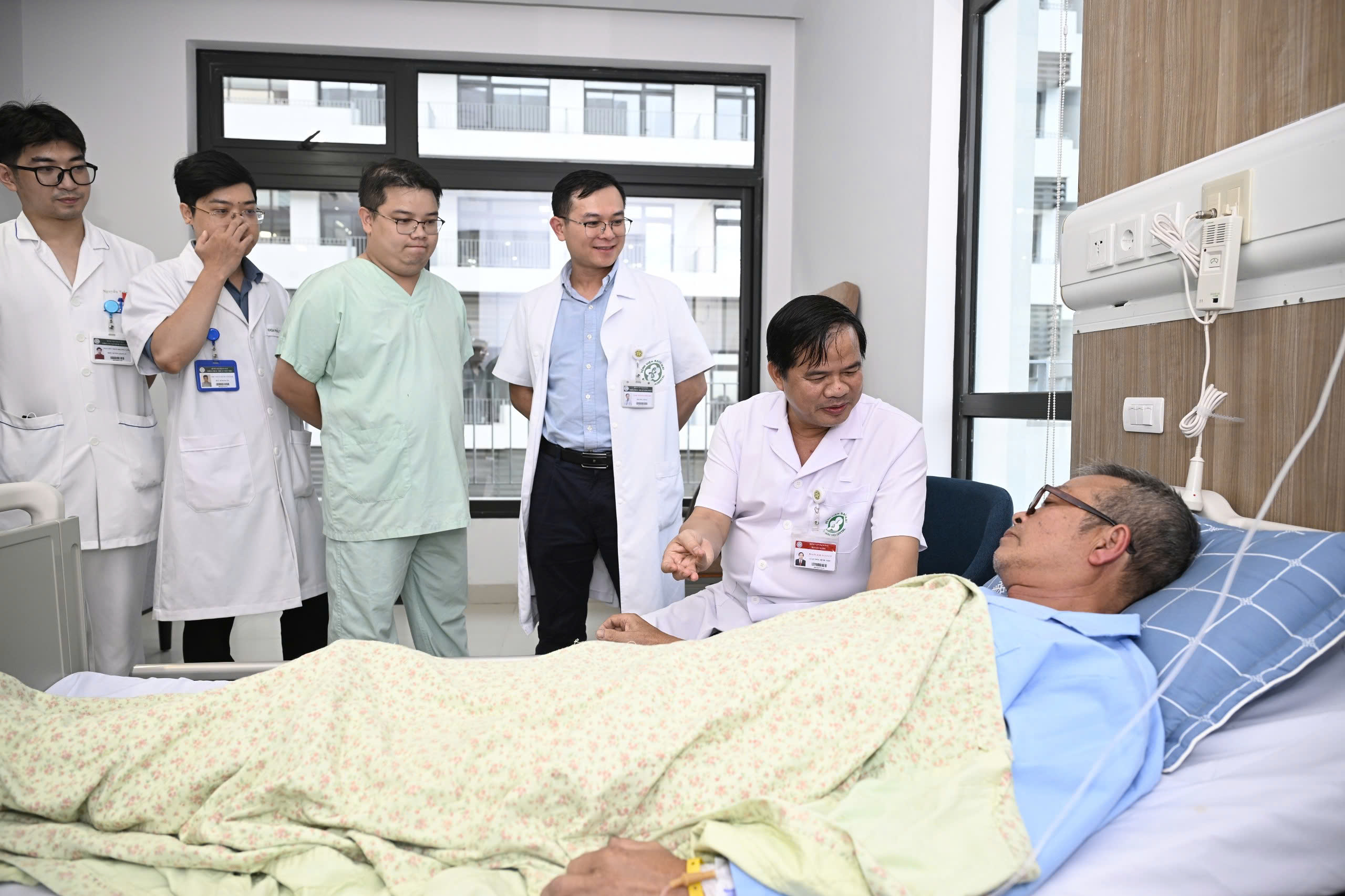Trái tim người thầy thuốc tuyến cuối và khát vọng xóa nhòa ranh giới y tế tại Ninh Bình - Ảnh 1. Trái tim người thầy thuốc tuyến cuối và khát vọng xóa nhòa ranh giới y tế tại Ninh Bình - Ảnh 1.