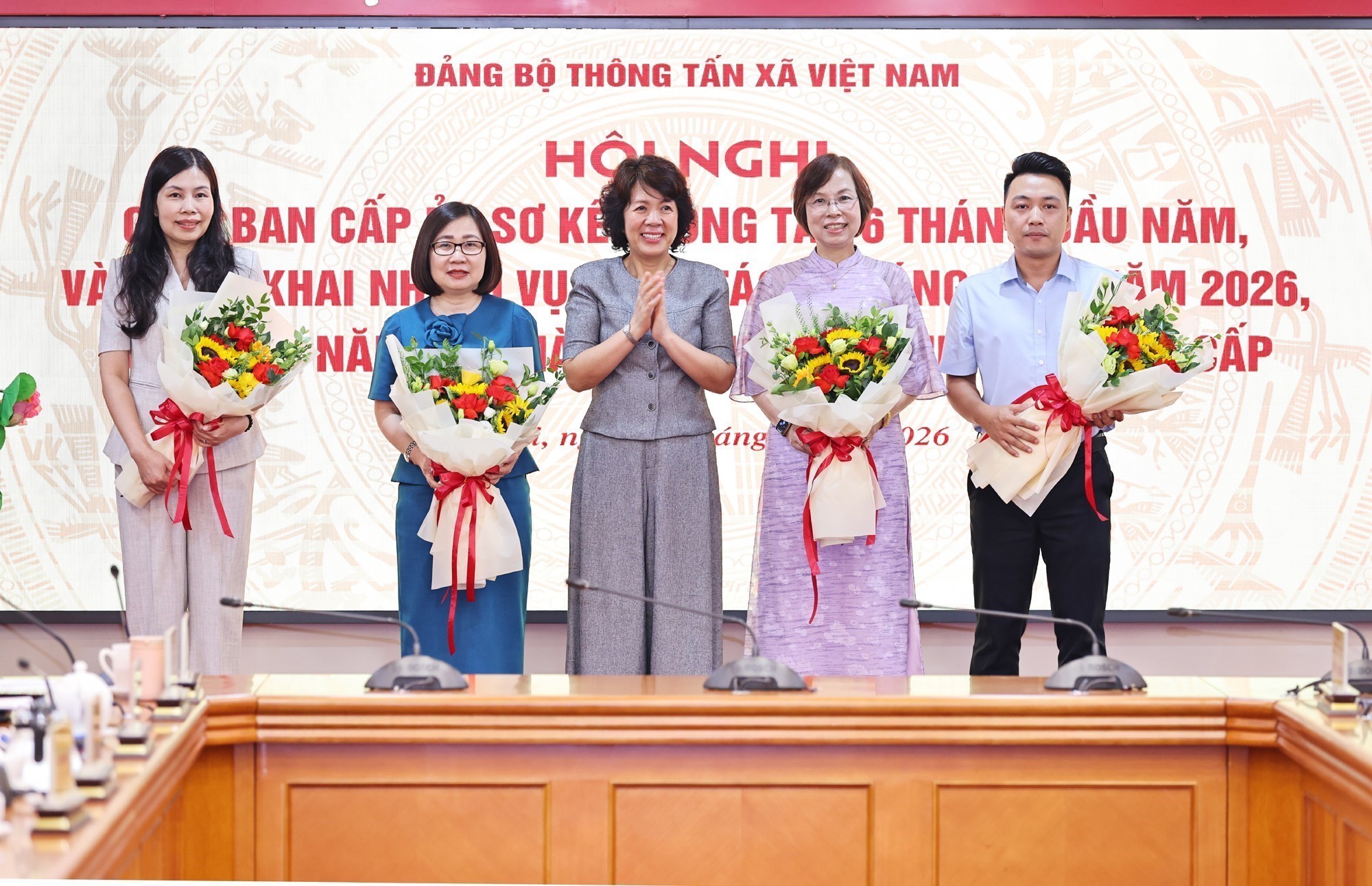 Đảng ủy Thông tấn xã Việt Nam triển khai nhiệm vụ 6 tháng cuối năm 2026 - Ảnh 6. Đảng ủy Thông tấn xã Việt Nam triển khai nhiệm vụ 6 tháng cuối năm 2026 - Ảnh 6.