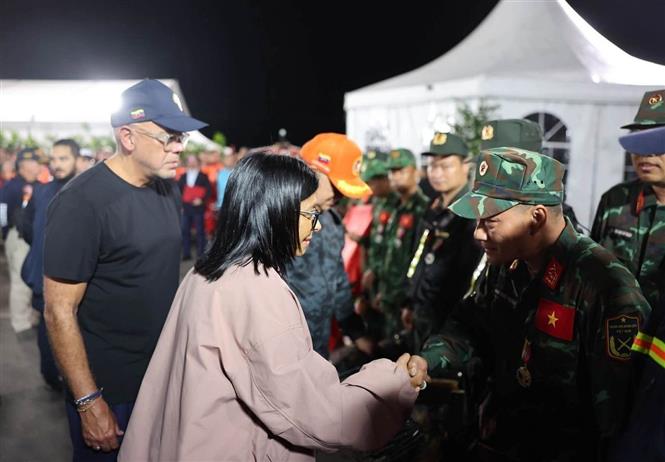 Đoàn cứu nạn, cứu hộ Việt Nam được trao tặng Huy chương “Anh hùng Venezuela” - Ảnh 1.
