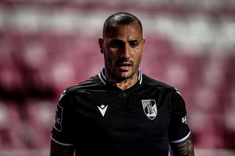 Quaresma: 'HLV Roberto Martinez thử 50 chiến thuật nhưng không hiệu quả, ĐT Bồ Đào Nha vẫn bị loại' - Ảnh 2. Quaresma: 'HLV Roberto Martinez thử 50 chiến thuật nhưng không hiệu quả, ĐT Bồ Đào Nha vẫn bị loại' - Ảnh 2.