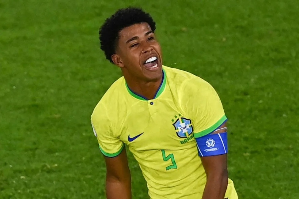 MU chiêu mộ tiền vệ Brazil từ Chelsea với giá 50 triệu bảng - Ảnh 1. MU chiêu mộ tiền vệ Brazil từ Chelsea với giá 50 triệu bảng - Ảnh 1.