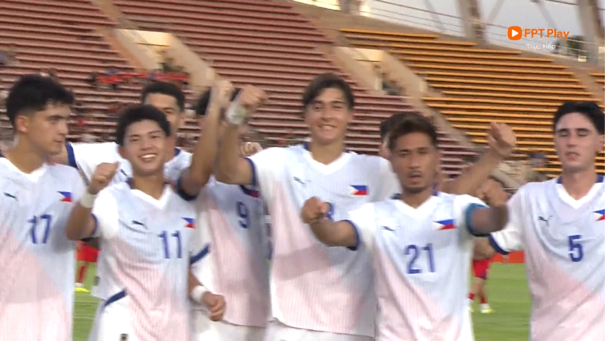 Thua ngược Philippines vì thiếu người, Lào bị loại sớm ở ASEAN Cup 2026 - Ảnh 1. Thua ngược Philippines vì thiếu người, Lào bị loại sớm ở ASEAN Cup 2026 - Ảnh 1.