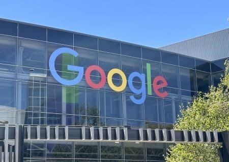 Google chịu sức ép về cách thu thập dữ liệu phục vụ AI - Ảnh 1. Google chịu sức ép về cách thu thập dữ liệu phục vụ AI - Ảnh 1.