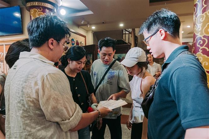 Sân khấu Tuồng góp thêm sắc màu cho du lịch văn hóa về đêm tại Hà Nội - Ảnh 12.