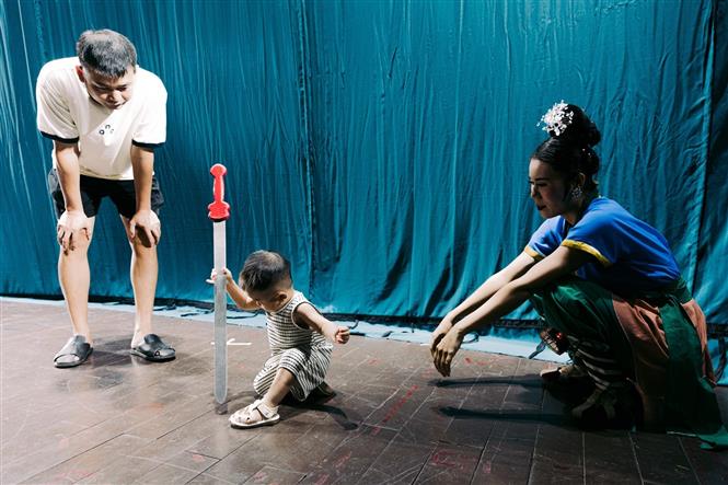Sân khấu Tuồng góp thêm sắc màu cho du lịch văn hóa về đêm tại Hà Nội - Ảnh 8.