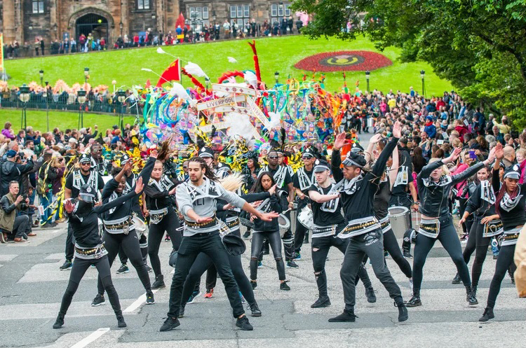 Vì sao Edinburgh tháng 8 biến thành "trung tâm nghệ thuật của thế giới"? - Ảnh 8.