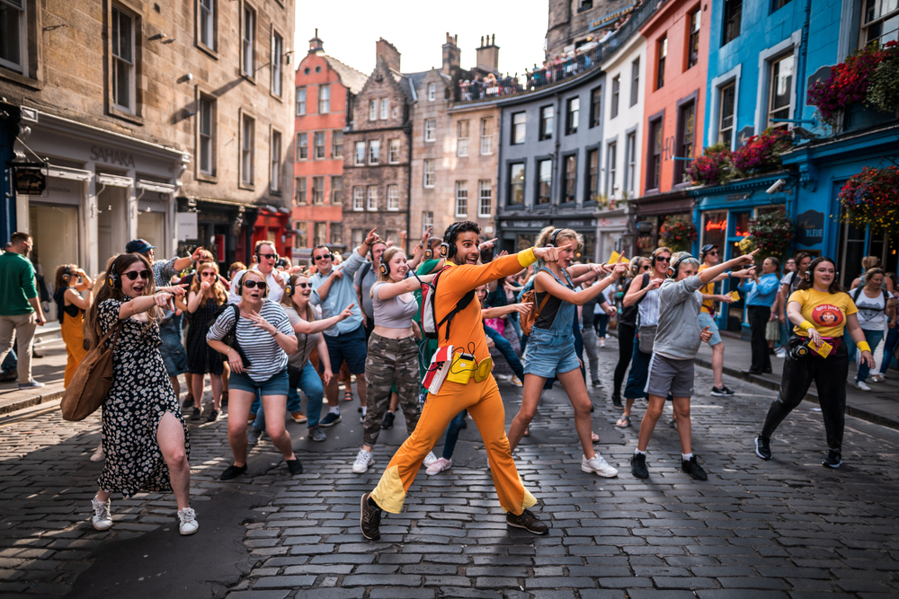 Vì sao Edinburgh tháng 8 biến thành "trung tâm nghệ thuật của thế giới"? - Ảnh 2.