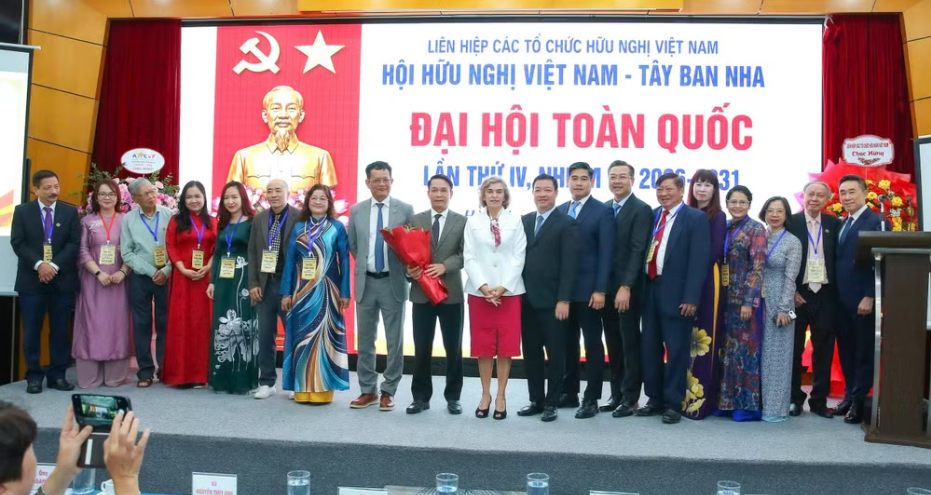 Ông Nguyễn Đức Lợi tái đắc cử Chủ tịch Hội Hữu nghị Việt Nam - Tây Ban Nha - Ảnh 4. Ông Nguyễn Đức Lợi tái đắc cử Chủ tịch Hội Hữu nghị Việt Nam - Tây Ban Nha - Ảnh 4.