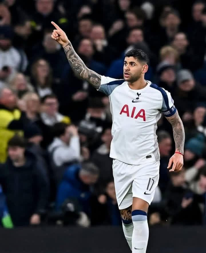 Tottenham Hotspur đã đạt thỏa thuận nguyên tắc với Atletico Madrid về việc chuyển nhượng đội trưởng Cristian Romero, khép lại hành trình kéo dài 5 năm của trung vệ người Argentina tại Bắc London. Ảnh: FBNV Tottenham Hotspur đã đạt thỏa thuận nguyên tắc với Atletico Madrid về việc chuyển nhượng đội trưởng Cristian Romero, khép lại hành trình kéo dài 5 năm của trung vệ người Argentina tại Bắc London. Ảnh: FBNV