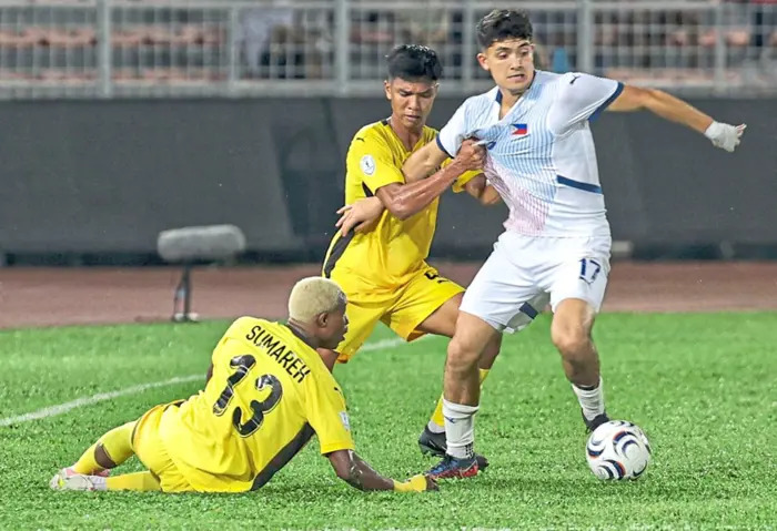 Hậu vệ Malaysia dè chừng Quang Hải trước bán kết ASEAN Cup - Ảnh 1. Hậu vệ Malaysia dè chừng Quang Hải trước bán kết ASEAN Cup - Ảnh 1.