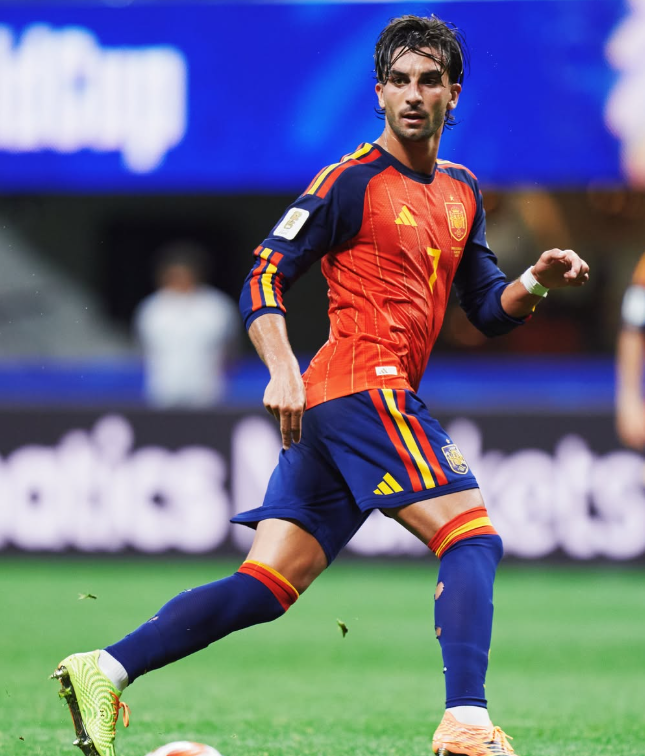 Tin chuyển nhượng 14/8: Ferran Torres rời Barca gia nhập PSG; Man City đạt thỏa thuận bán Tijjani Reijnders cho Al Qadsiah - Ảnh 2. Tin chuyển nhượng 14/8: Ferran Torres rời Barca gia nhập PSG; Man City đạt thỏa thuận bán Tijjani Reijnders cho Al Qadsiah - Ảnh 2.