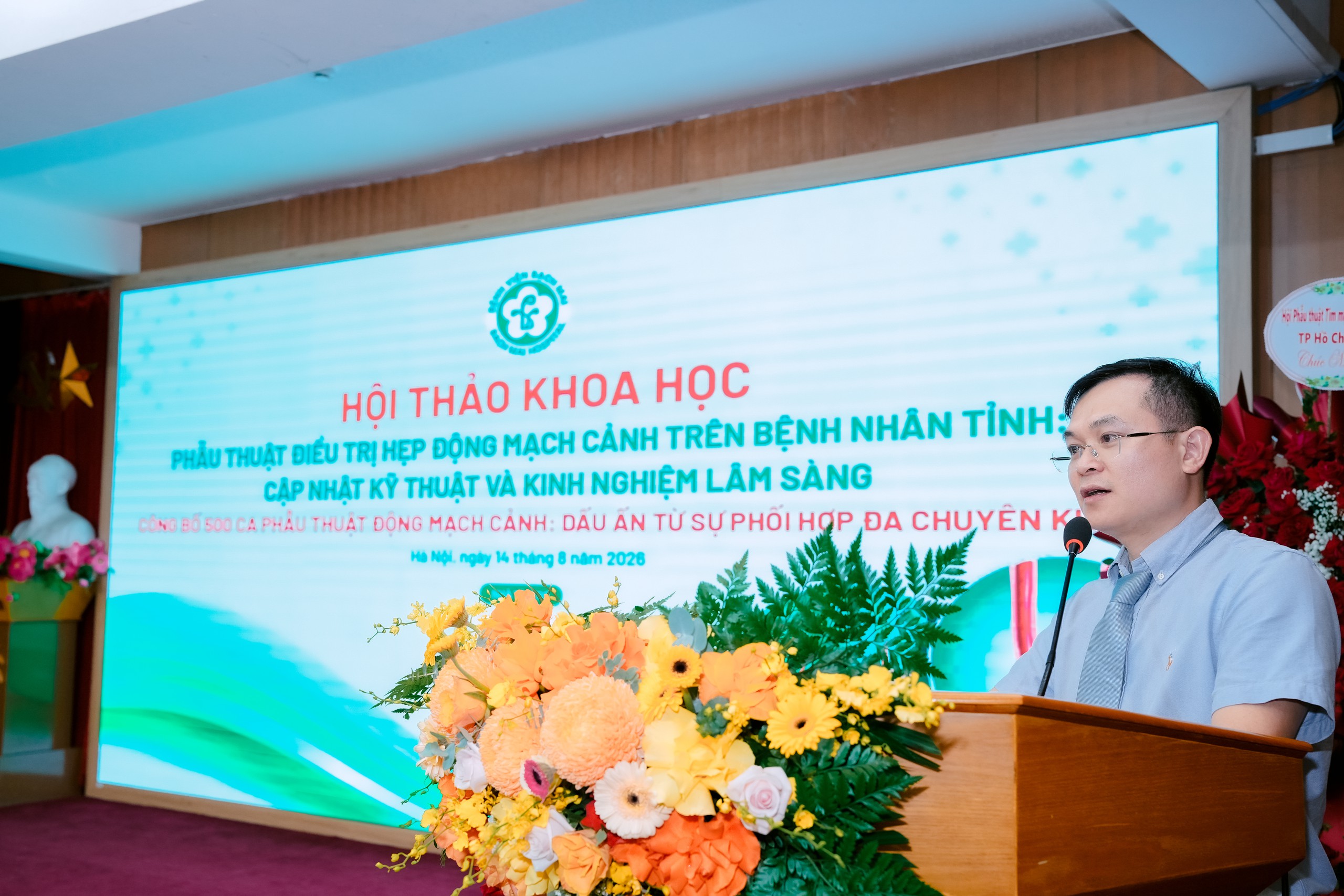 Bệnh viện Bạch Mai ghi dấu ấn 500 ca thành công phẫu thuật hẹp động mạch cảnh bảo vệ não bộ - Ảnh 3. Bệnh viện Bạch Mai ghi dấu ấn 500 ca thành công phẫu thuật hẹp động mạch cảnh bảo vệ não bộ - Ảnh 3.