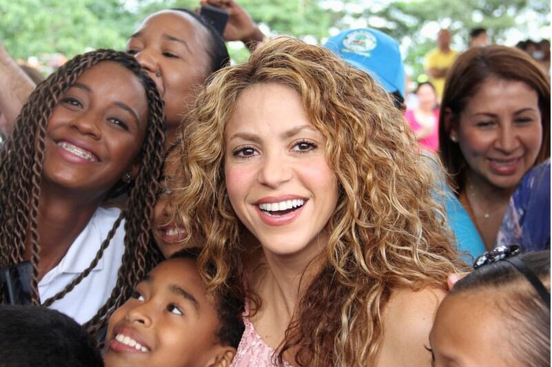 Shakira bất ngờ thăm các trường học bị động đất tàn phá ở Colombia, cam kết hỗ trợ tái thiết - Ảnh 3. Shakira bất ngờ thăm các trường học bị động đất tàn phá ở Colombia, cam kết hỗ trợ tái thiết - Ảnh 3.