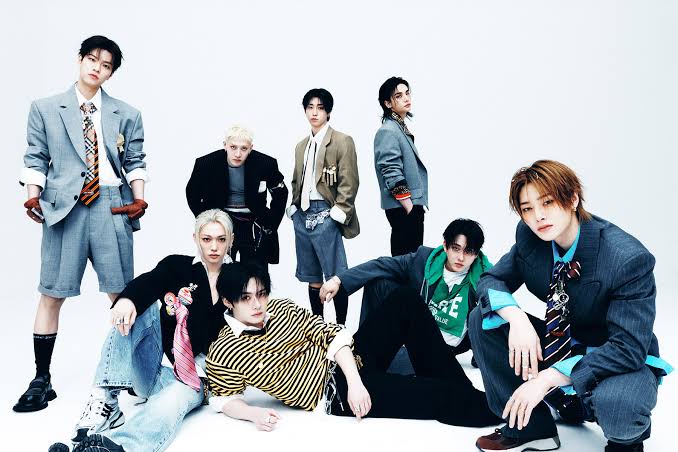 Stray Kids viết lại lịch sử Billboard 200 với kỷ lục sánh ngang The Rolling Stones - Ảnh 3. Stray Kids viết lại lịch sử Billboard 200 với kỷ lục sánh ngang The Rolling Stones - Ảnh 3.