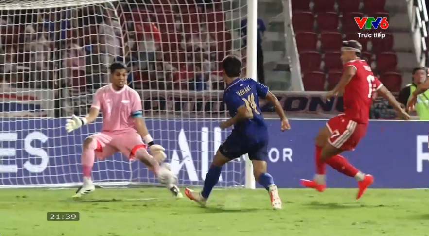 TRỰC TIẾP bóng đá Thái Lan 1-2 Singapore: Cột dọc hai lần từ chối đội chủ nhà (H2) - Ảnh 3. TRỰC TIẾP bóng đá Thái Lan 1-2 Singapore: Cột dọc hai lần từ chối đội chủ nhà (H2) - Ảnh 3.