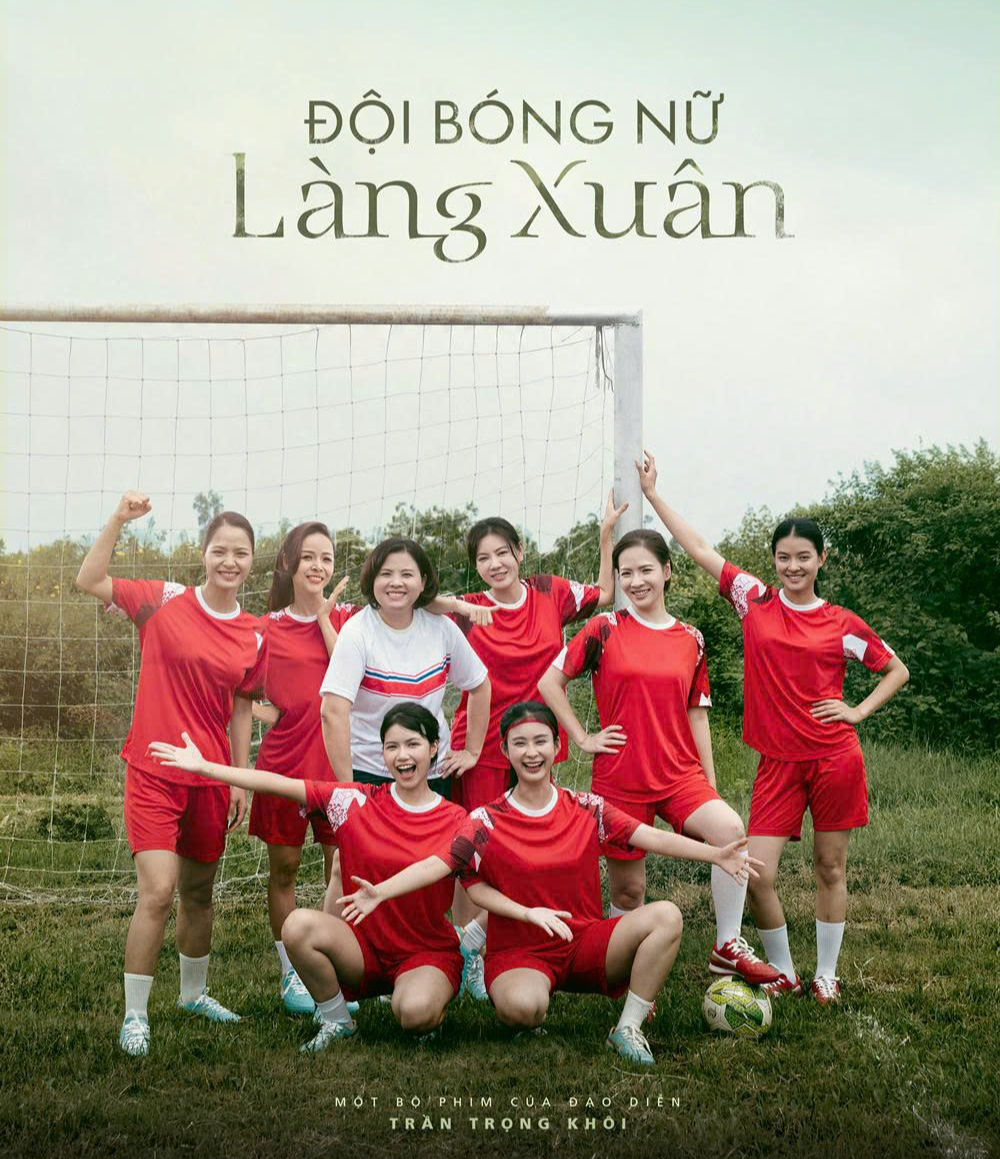 Các "chị đẹp" VFC lột xác thành cầu thủ trong 'Đội bóng nữ làng Xuân' - Ảnh 2. Các "chị đẹp" VFC lột xác thành cầu thủ trong 'Đội bóng nữ làng Xuân' - Ảnh 2.