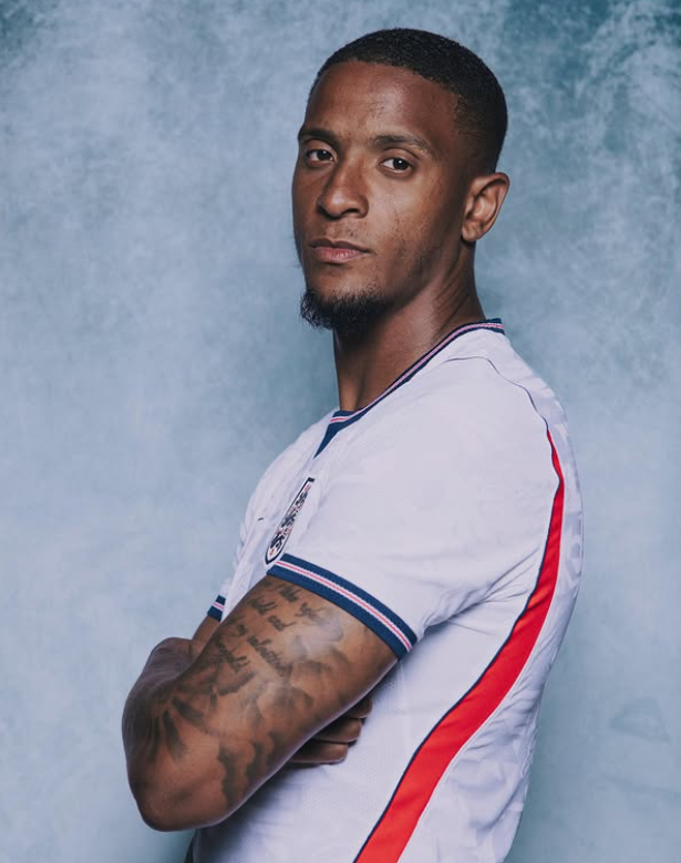 Arsenal hoàn tất chiêu mộ Ezri Konsa giá 51 triệu bảng - Ảnh 1. Arsenal hoàn tất chiêu mộ Ezri Konsa giá 51 triệu bảng - Ảnh 1.