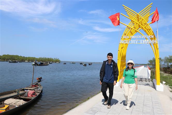 Du lịch nghỉ lễ: Sức hút từ mạng xã hội và rủi ro tiềm ẩn khi mua tour tự phát - Ảnh 3.