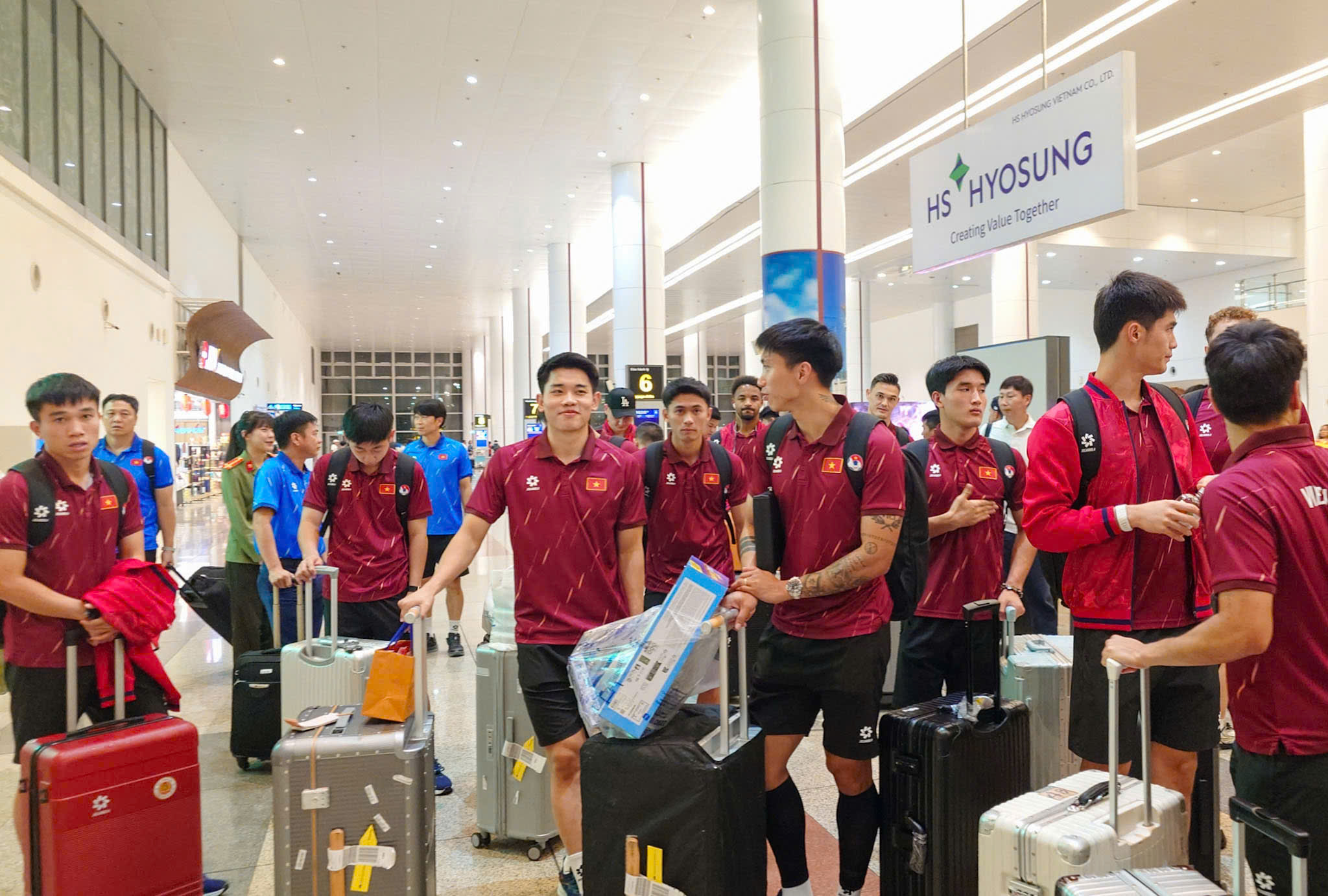 Đình Bắc: 'Tôi cần quên 5 bàn thắng ở ASEAN Cup' - Ảnh 2. Đình Bắc: 'Tôi cần quên 5 bàn thắng ở ASEAN Cup' - Ảnh 2.