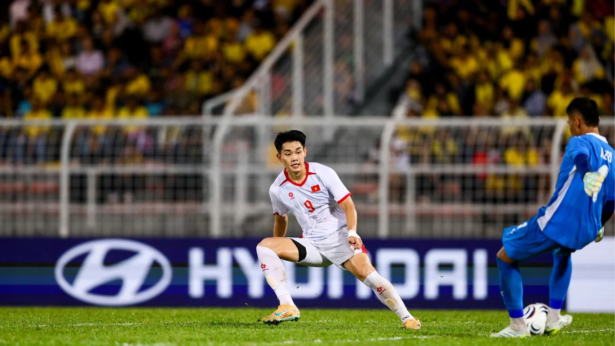 Đình Bắc: 'Tôi cần quên 5 bàn thắng ở ASEAN Cup' - Ảnh 1. Đình Bắc: 'Tôi cần quên 5 bàn thắng ở ASEAN Cup' - Ảnh 1.