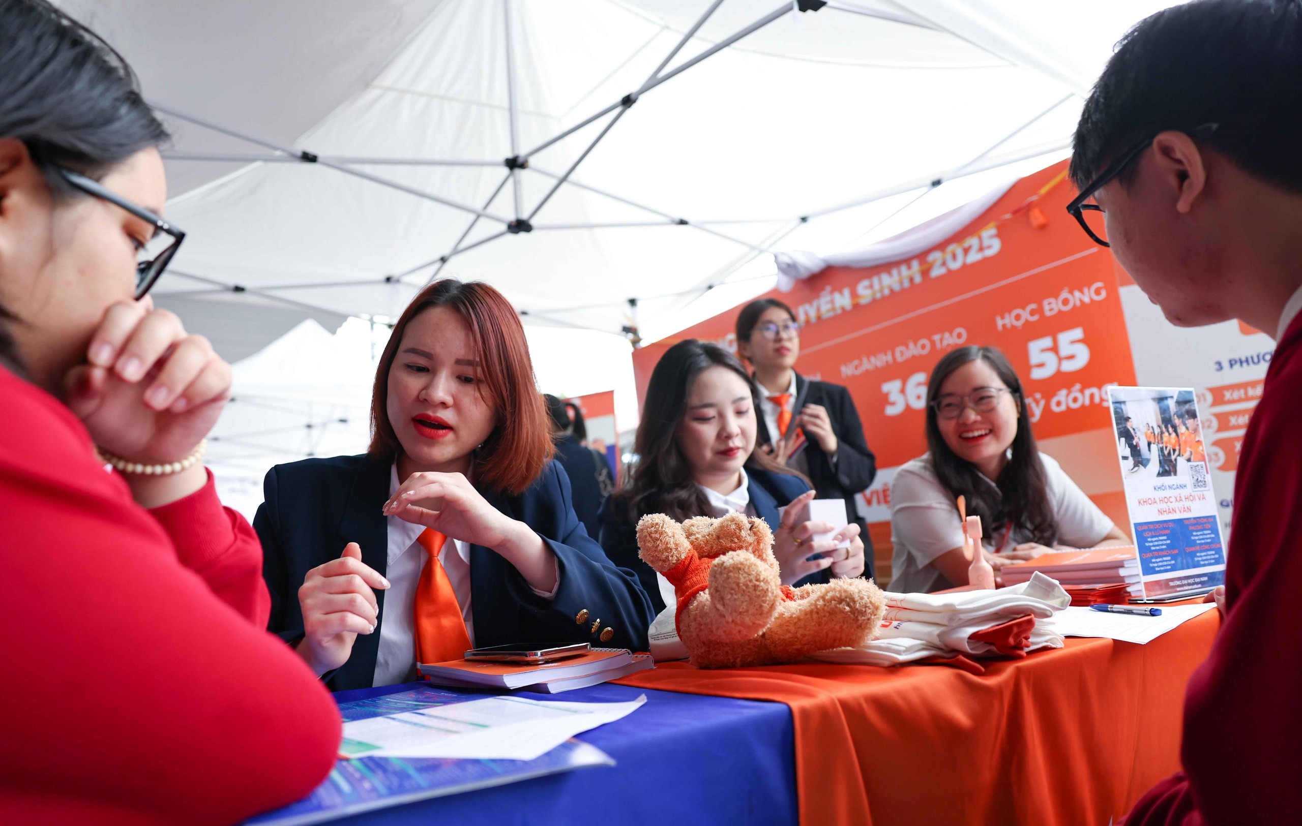 Đối thoại tư vấn hướng nghiệp - ảnh 7
