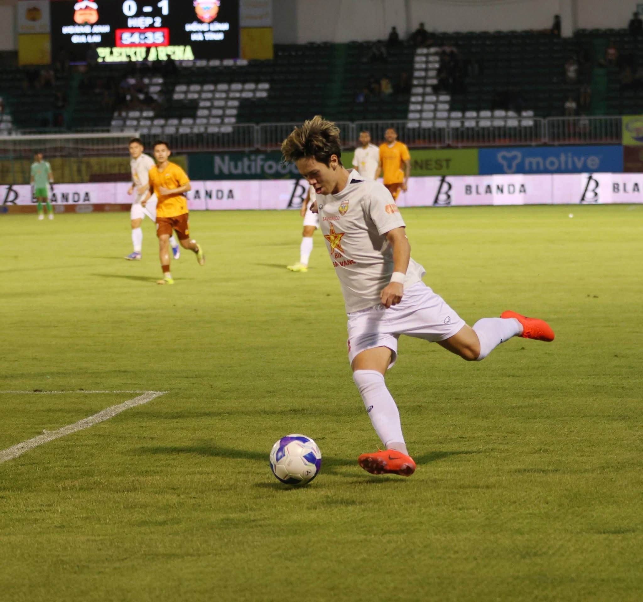 Tin nóng bóng đá Việt hôm nay 25/8: Họp báo trước trận chung kết lượt về Asean Cup; Lê Viktor tái ngộ dàn tuyển thủ U23 Việt Nam - Ảnh 3.