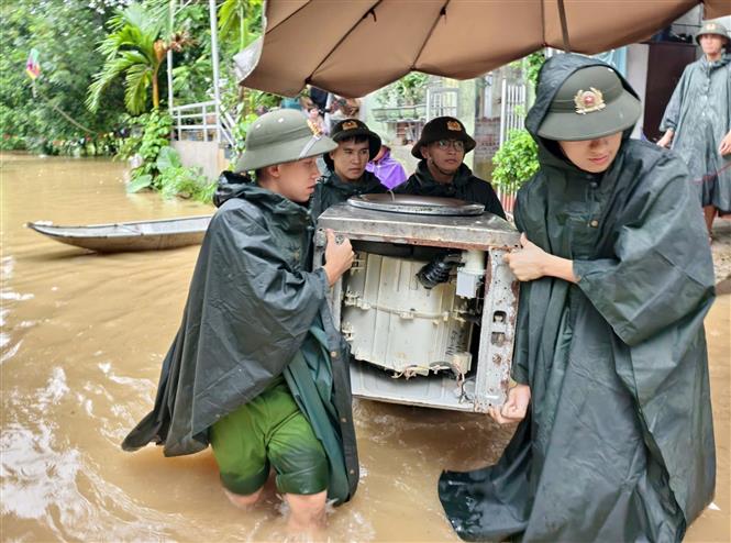 Nước sông dâng cao, Bắc Ninh khẩn trương di dời hơn 1.400 hộ dân - Ảnh 1.