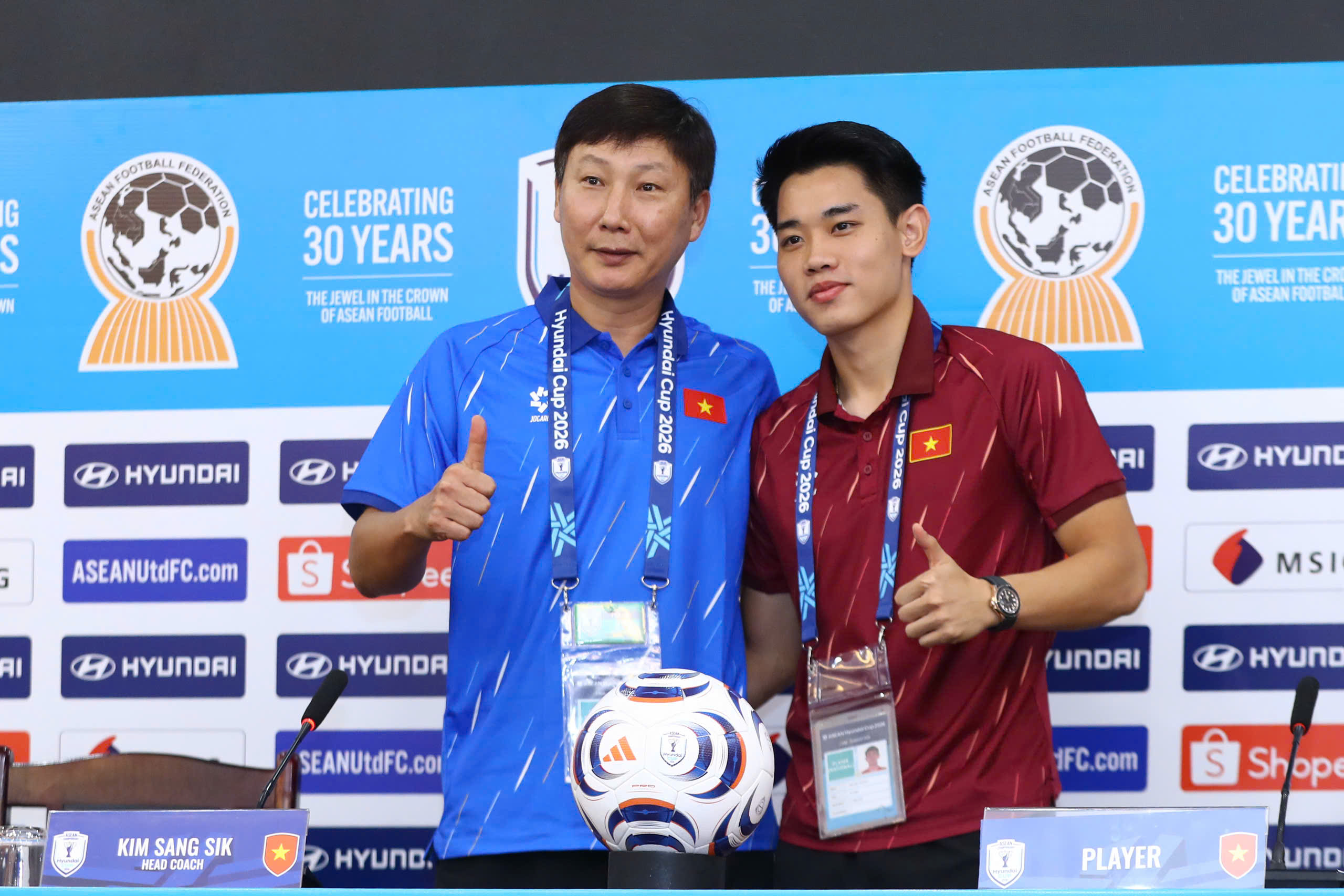 HLV Kim Sang Sik: ' Đội tuyển Việt Nam sẽ không chủ quan' - Ảnh 3. HLV Kim Sang Sik: ' Đội tuyển Việt Nam sẽ không chủ quan' - Ảnh 3.