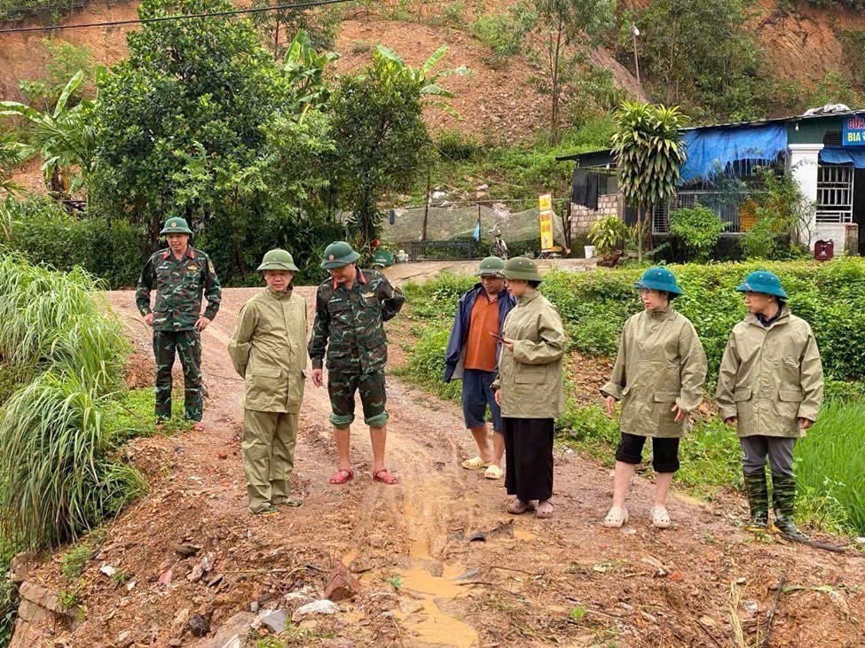 Áp thấp nhiệt đới giữ nguyên hướng di chuyển trên ven biển phía Bắc đảo Hải Nam (Trung Quốc) - Ảnh 2.