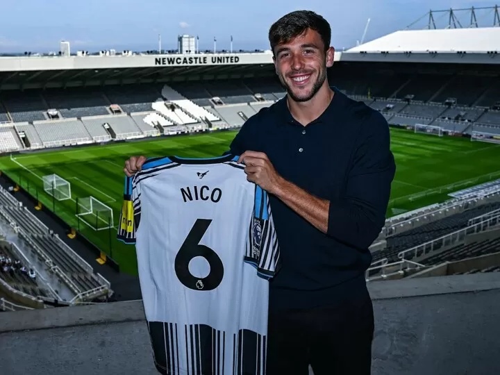 Tin chuyển nhượng hôm nay 27/8: MU nhắm Balde và Camavinga; Newcastle chính thức chiêu mộ Nico Gonzalez - Ảnh 2.