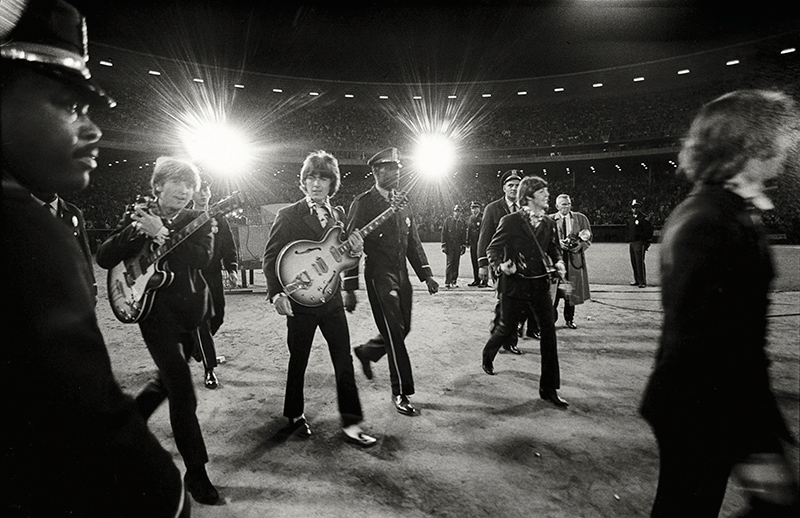 60 năm đêm diễn cuối của The Beatles: Khi tiếng nhạc ở Candlestick Park khép lại một kỷ nguyên - Ảnh 2. 60 năm đêm diễn cuối của The Beatles: Khi tiếng nhạc ở Candlestick Park khép lại một kỷ nguyên - Ảnh 2.