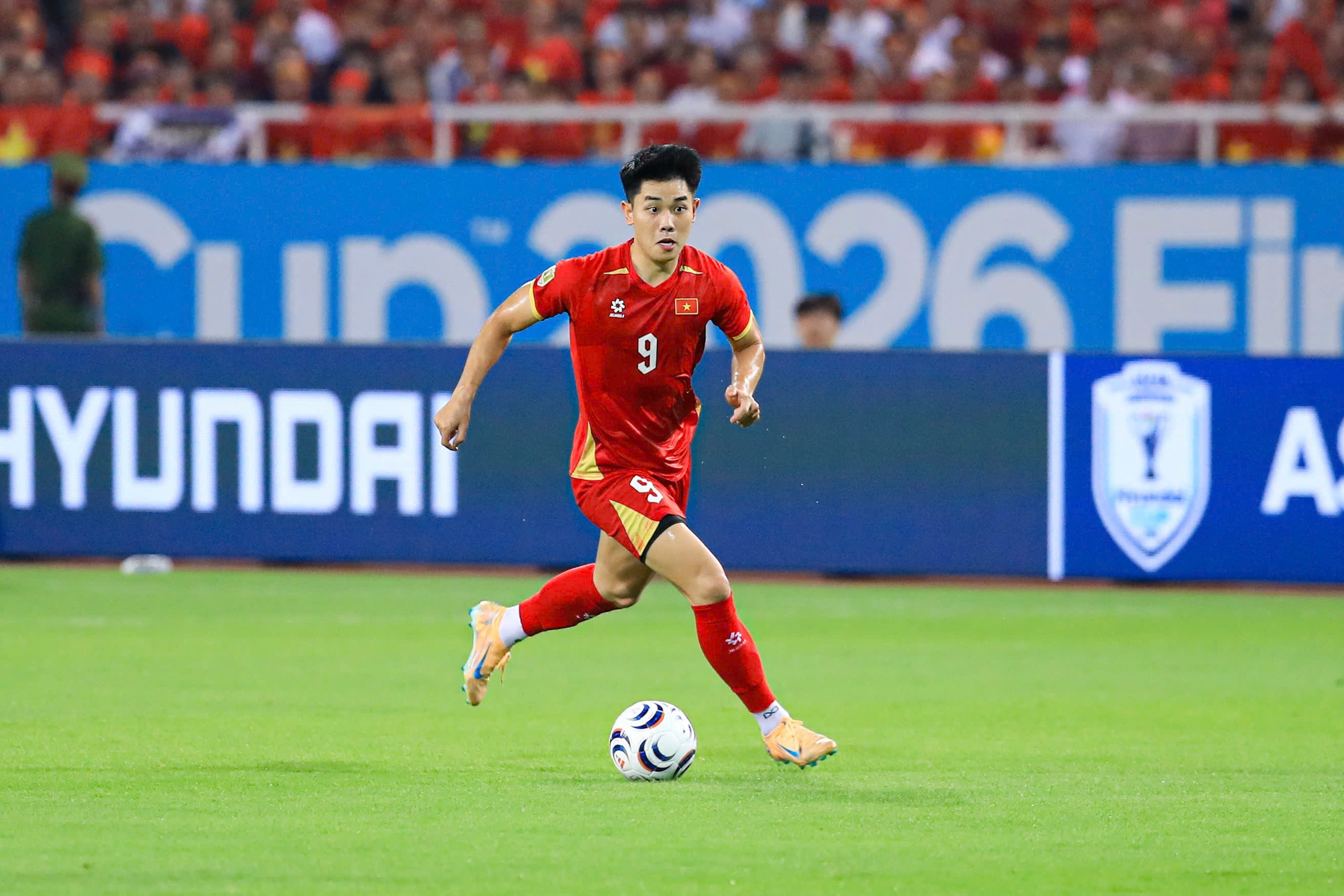 HLV Kim Sang Sik: 'Tôi muốn cùng đội tuyển Việt Nam dự World Cup - Ảnh 3. HLV Kim Sang Sik: 'Tôi muốn cùng đội tuyển Việt Nam dự World Cup - Ảnh 3.