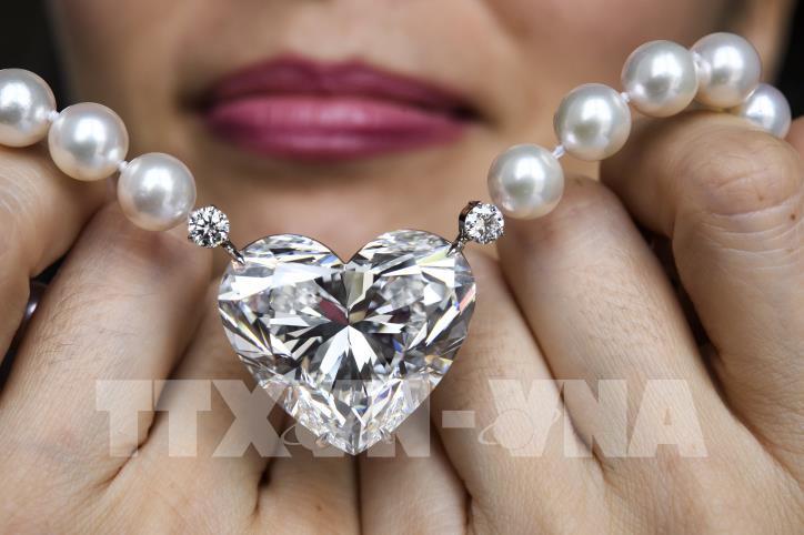 Vòng cổ kim cương trị giá hàng triệu USD bị đánh cắp tại bảo tàng Vienna - Ảnh 1. Vòng cổ kim cương trị giá hàng triệu USD bị đánh cắp tại bảo tàng Vienna - Ảnh 1.