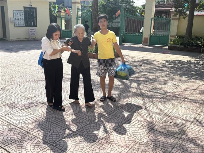 Chủ tịch thành phố Hà Nội: Không để xảy ra ngập mới tìm phương tiện ứng phó - Ảnh 2.
