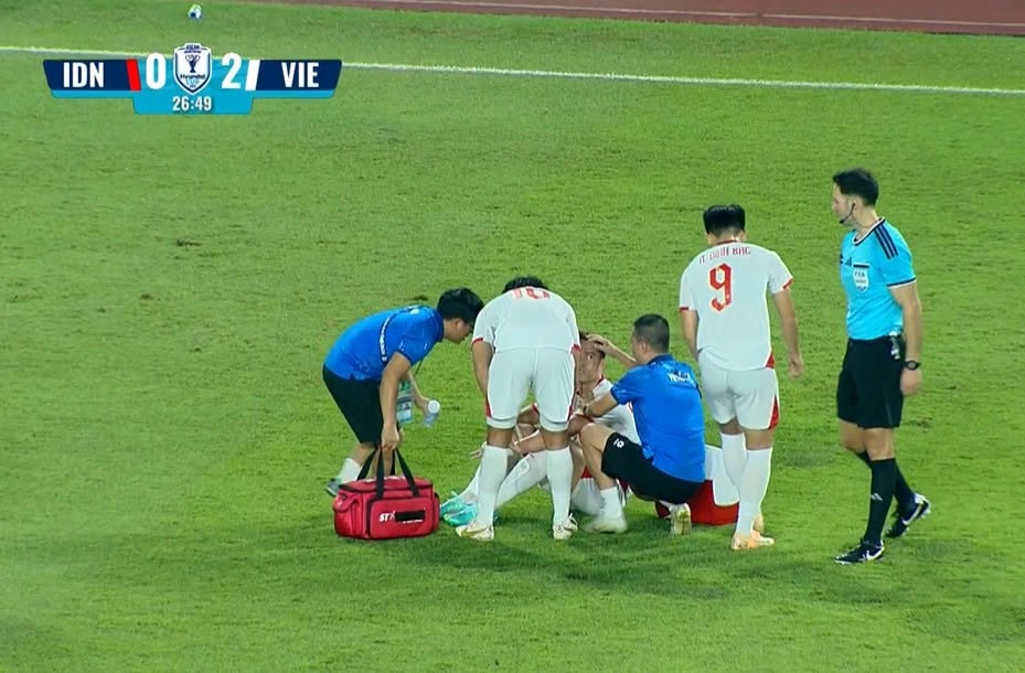 TRỰC TIẾP bóng đá Việt Nam vs Indonesia: Hai Long ghi bàn (H1, 2-0) - Ảnh 4. TRỰC TIẾP bóng đá Việt Nam vs Indonesia: Hai Long ghi bàn (H1, 2-0) - Ảnh 4.