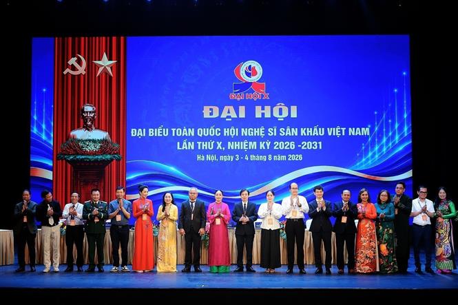 Nghệ sĩ Nhân dân Trịnh Thúy Mùi tái đắc cử Chủ tịch Hội Nghệ sĩ Sân khấu Việt Nam khóa X - Ảnh 2. Nghệ sĩ Nhân dân Trịnh Thúy Mùi tái đắc cử Chủ tịch Hội Nghệ sĩ Sân khấu Việt Nam khóa X - Ảnh 2.