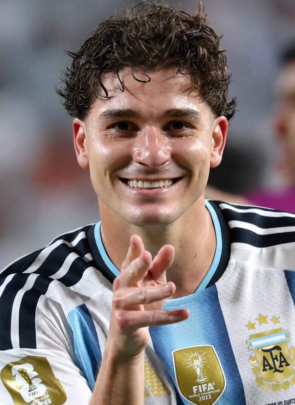 Tin chuyển nhượng 5/8: Man City đạt thỏa thuận cá nhân với "viên ngọc" Maroc, Vinicius từ chối đề nghị gia hạn của Real  - Ảnh 3.