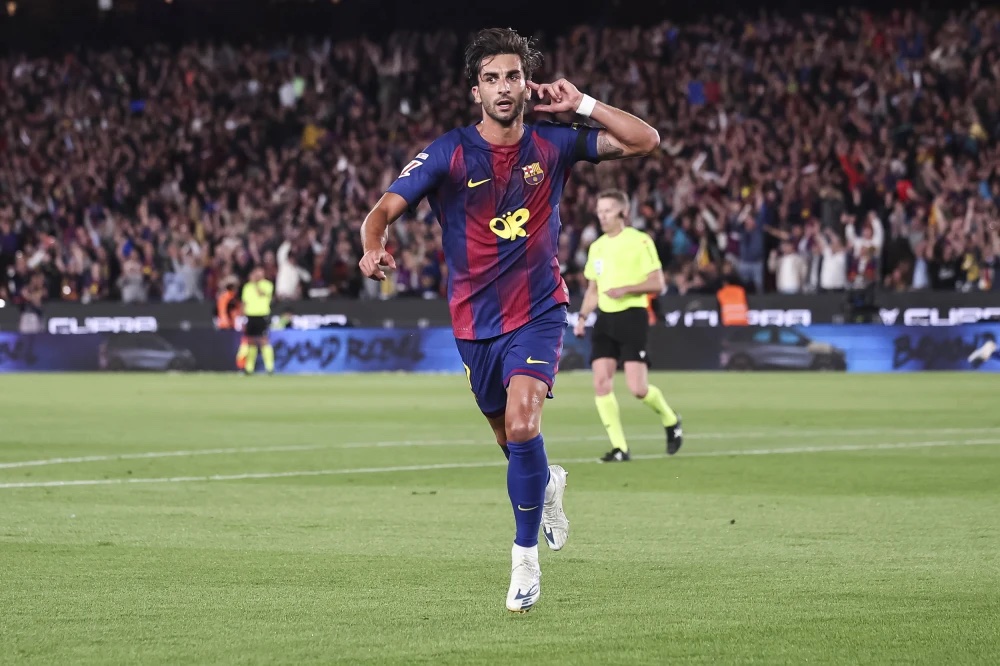 Thế tiến thoái lưỡng nan của Ferran Torres - Ảnh 1.