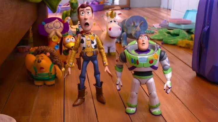 Disney khởi sắc nhờ công viên hút khách và “Toy Story 5” - Ảnh 2.