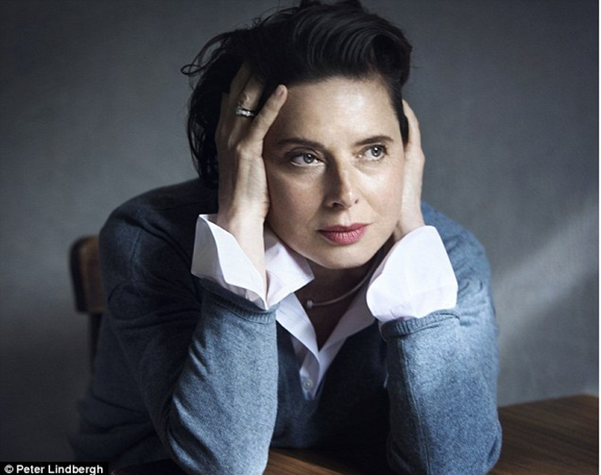 Isabella Rossellini: Từ "con gái của Ingrid Bergman" đến biểu tượng điện ảnh được LHP Locarno vinh danh - Ảnh 4. Isabella Rossellini: Từ "con gái của Ingrid Bergman" đến biểu tượng điện ảnh được LHP Locarno vinh danh - Ảnh 4.