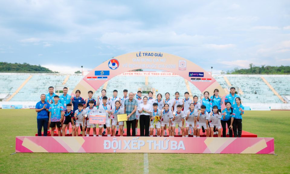 Tin nóng bóng đá Việt hôm nay 10/8: Đội tuyển Việt Nam fair-play nhất vòng bảng ASEAN Cup; SHB Đà Nẵng chiêu mộ hậu vệ trưởng thành từ HAGL - Ảnh 3. Tin nóng bóng đá Việt hôm nay 10/8: Đội tuyển Việt Nam fair-play nhất vòng bảng ASEAN Cup; SHB Đà Nẵng chiêu mộ hậu vệ trưởng thành từ HAGL - Ảnh 3.